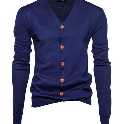 Men’s sweater.