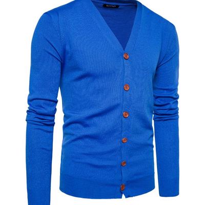 Men’s sweater.