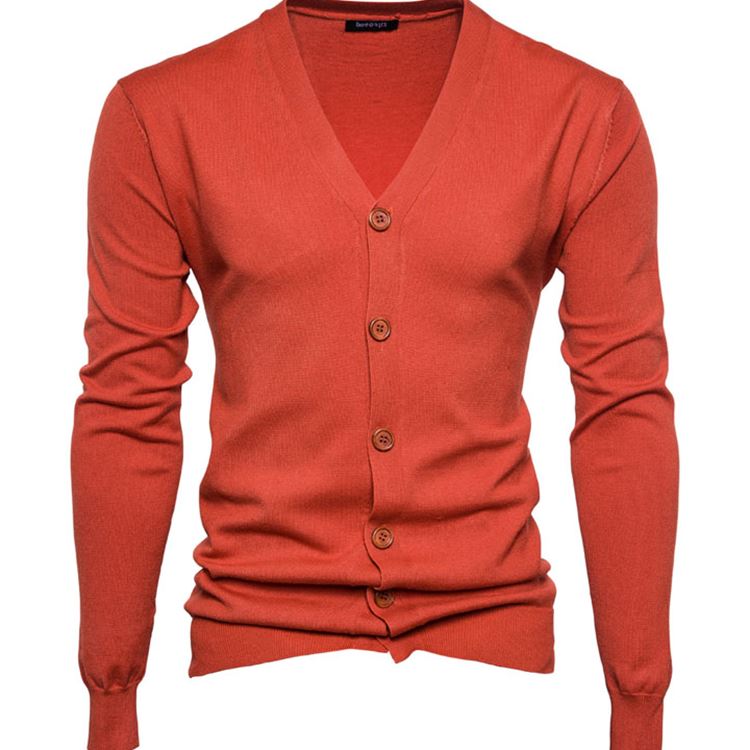 Men’s sweater.