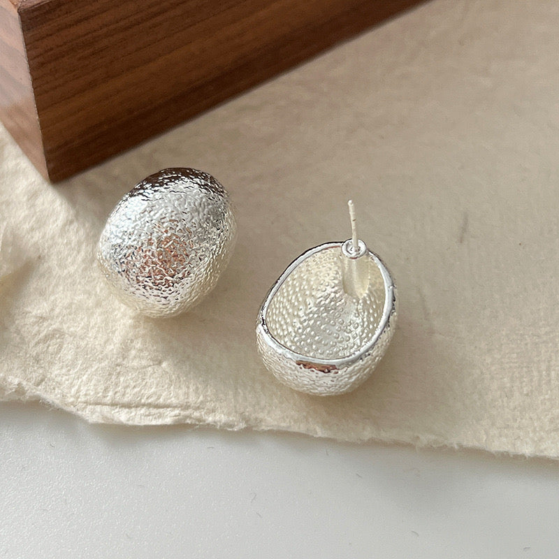 Elegant Textured Stud Earrings