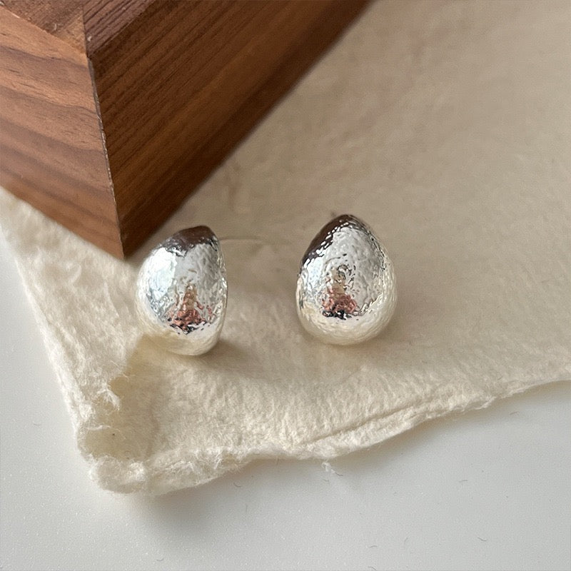 Elegant Textured Stud Earrings