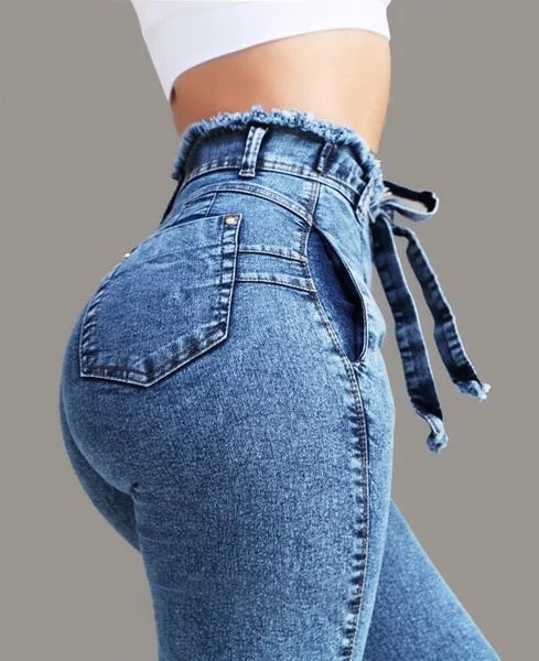 High waisted jeans.