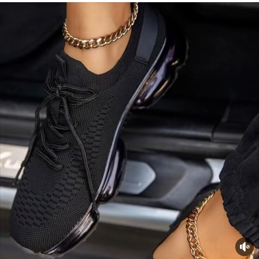 Kelsey Stretch Sneaker